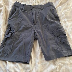 Men’s gray cargo shorts size 34